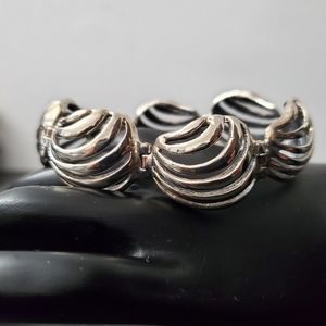 STURDY Silver Conch-Shell Bracelet